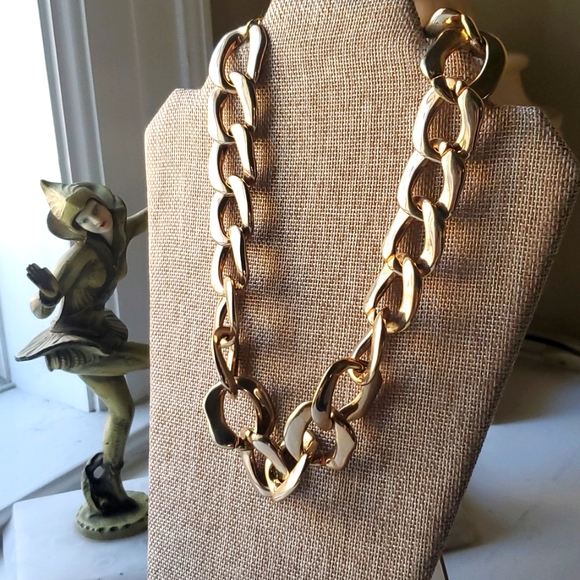 Fornash Goldtone Link Necklace - Picture 5 of 5